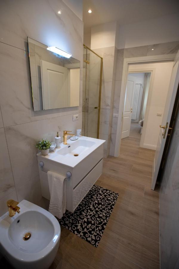 Suite Imperiale Colosseo Rome Exterior photo